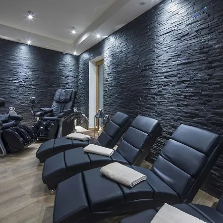 Aspen Apartahotel 4*